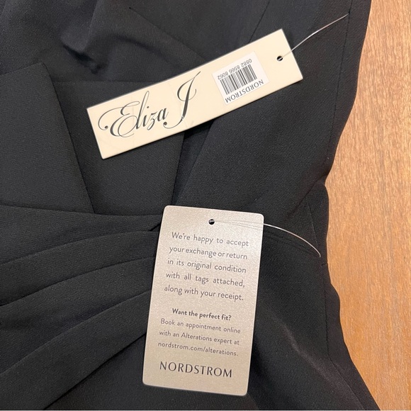 Eliza J Sleeveless Cascading-Ruffle Gown in Black Size 4 - Picture 6 of 7